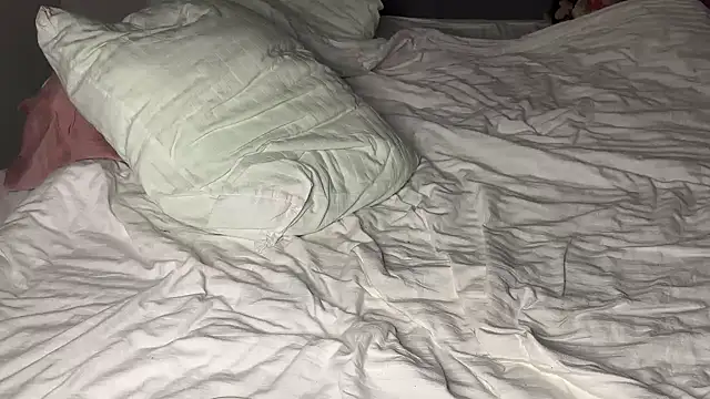 fluffy bunnyxxx online show from 10.18.25