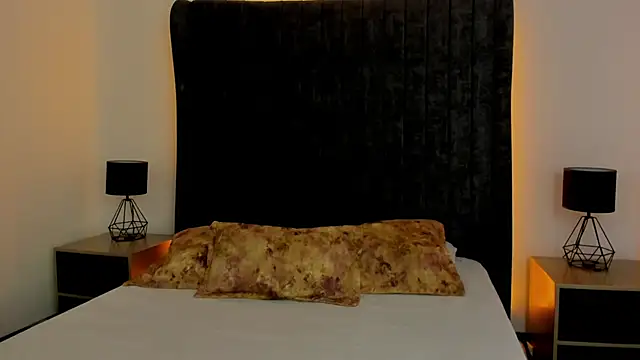 Snapshot of NataGarcia chatting on 09.17.25 NataGarcia online show from 09.17.25