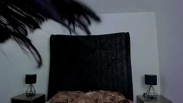 Snapshot of NataGarcia chatting on 11.27.25 NataGarcia online show from 11.27.25