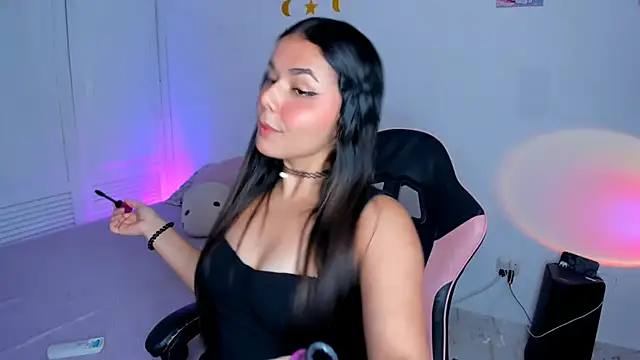 Kaoriyoshii online show from 11.24.25