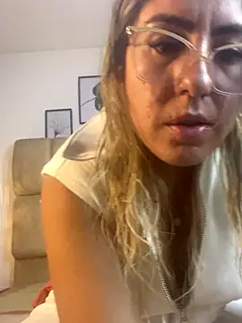 Snapshot of AdharaSmithh chatting on 09.20.25 AdharaSmithh online show from 09.20.25