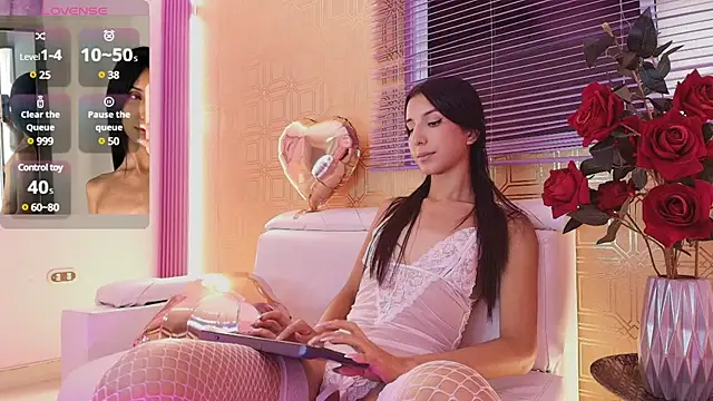 Snapshot of Bella19_ chatting on 02.17.25 Bella19  online show from 02.17.25