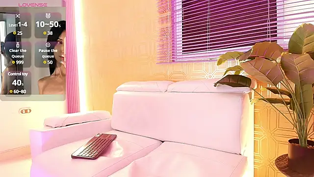 Snapshot of Bella19_ chatting on 03.03.25 Bella19  online show from 03.03.25