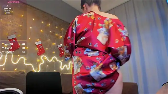 Aurora Owen online show from 12.04.24