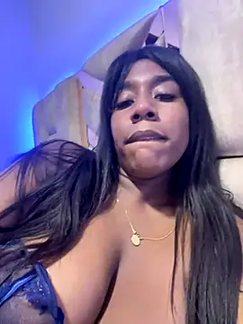 KloheCurvy online show from 10.10.25