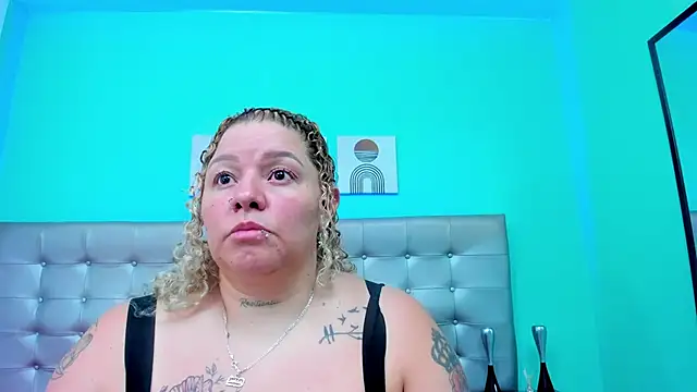 Snapshot of selena_castillo chatting on 02.07.25 selena castillo online show from 02.07.25