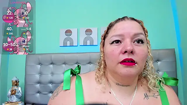 Snapshot of selena_castillo chatting on 03.18.25 selena castillo online show from 03.18.25