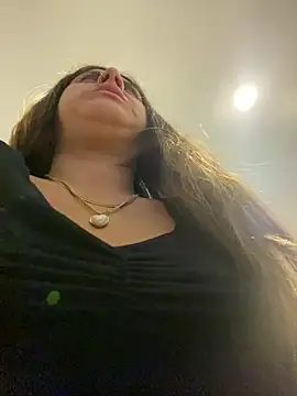 girl anni online show from 01.22.25