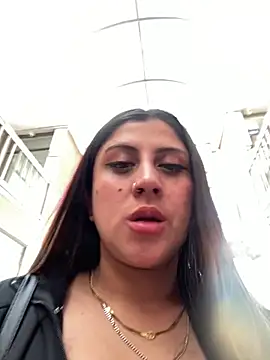 girl anni online show from 01.23.25