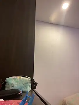 girl anni online show from 01.27.25