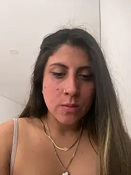 girl anni online show from 01.28.25