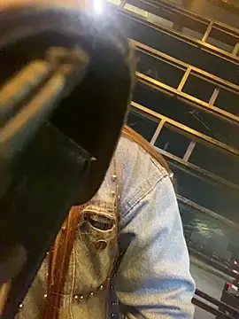girl anni online show from 02.04.25