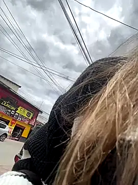 Snapshot of girl_anni chatting on 09.27.25 girl anni online show from 09.27.25