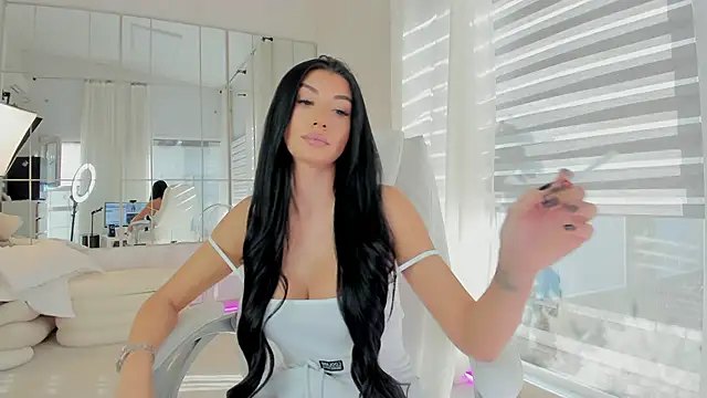 Snapshot of missdiamond_ chatting on 10.29.25 missdiamond online show from 10.29.25