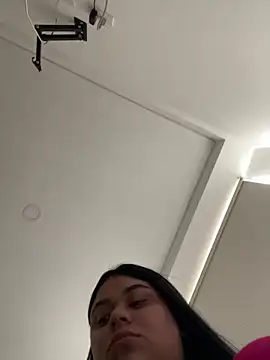 alissonfernandez  online show from 02.14.25