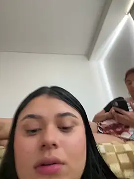 alissonfernandez  online show from 02.15.25