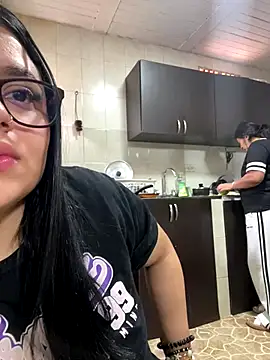 alissonfernandez  online show from 09.28.25