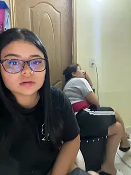 Snapshot of alissonfernandez_ chatting on 02.16.26 alissonfernandez online show from 02.16.26