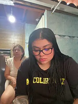 Snapshot of alissonfernandez_ chatting on 02.20.26 alissonfernandez online show from 02.20.26