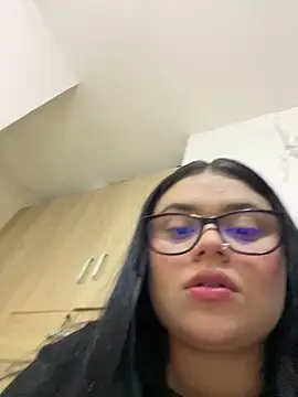 alissonfernandez  online show from 04.18.26