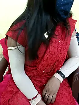 Snapshot of Simran-Kudi chatting on 12.26.24 Simran-Kudi online show from 12.26.24