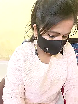 Snapshot of Simran-Kudi chatting on 01.19.25 Simran-Kudi online show from 01.19.25