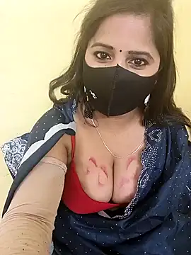 Snapshot of Simran-Kudi chatting on 01.19.25 Simran-Kudi online show from 01.19.25