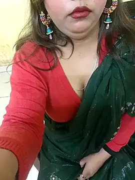 Snapshot of Simran-Kudi chatting on 02.05.25 Simran-Kudi online show from 02.05.25