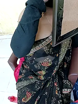 Snapshot of Simran-Kudi chatting on 02.19.25 Simran-Kudi online show from 02.19.25