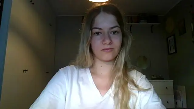 Snapshot of ROSIEx_sweet chatting on 09.09.25 ROSIEx sweet online show from 09.09.25