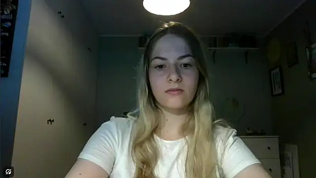 Snapshot of ROSIEx_sweet chatting on 09.19.25 ROSIEx sweet online show from 09.19.25