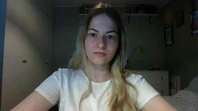 Snapshot of ROSIEx_sweet chatting on 09.23.25 ROSIEx sweet online show from 09.23.25