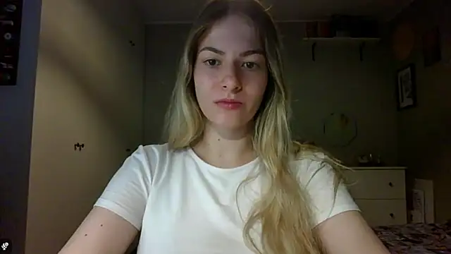 Snapshot of ROSIEx_sweet chatting on 10.06.25 ROSIEx sweet online show from 10.06.25