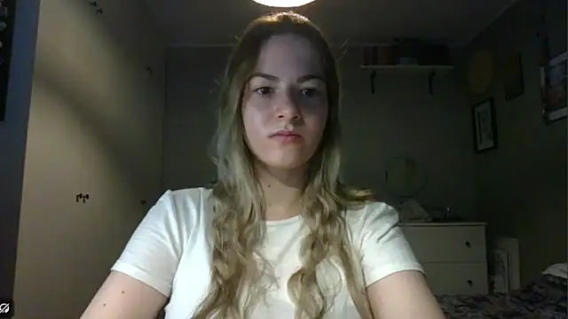 Snapshot of ROSIEx_sweet chatting on 10.22.25 ROSIEx sweet online show from 10.22.25