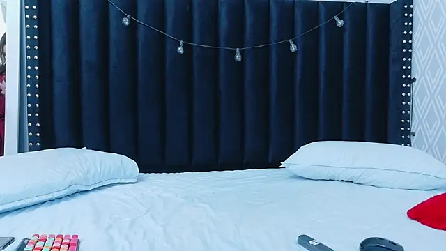 hornybarelylegalgirl online show from 09.21.25