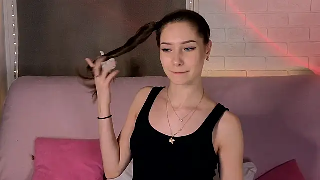 Snapshot of HarrietBulmer chatting on 12.05.24 HarrietBulmer online show from 12.05.24