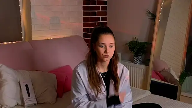 Snapshot of HarrietBulmer chatting on 12.10.24 HarrietBulmer online show from 12.10.24