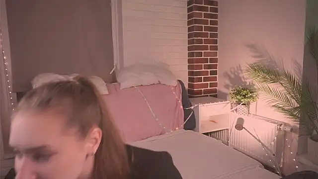 Snapshot of HarrietBulmer chatting on 01.08.25 HarrietBulmer online show from 01.08.25