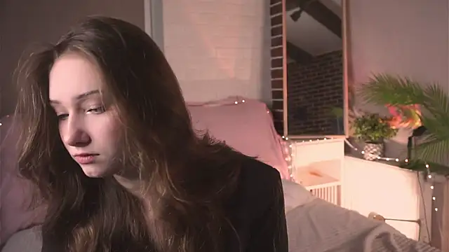 Snapshot of HarrietBulmer chatting on 01.19.25 HarrietBulmer online show from 01.19.25