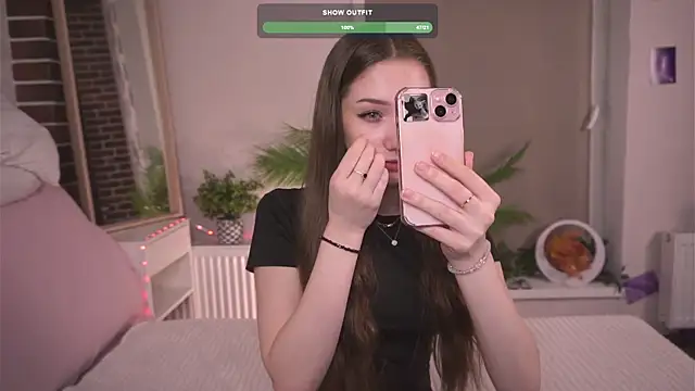 Snapshot of HarrietBulmer chatting on 01.27.25 HarrietBulmer online show from 01.27.25