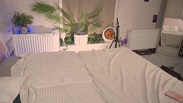 Snapshot of HarrietBulmer chatting on 02.14.25 HarrietBulmer online show from 02.14.25