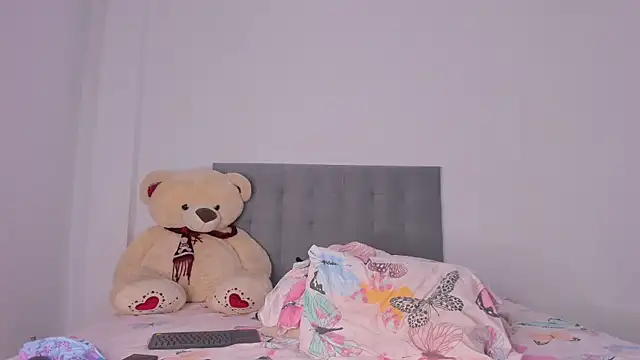 Snapshot of NAHOMI_MILLER chatting on 01.16.25 NAHOMI MILLER online show from 01.16.25