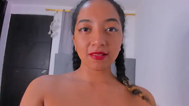 Snapshot of NAHOMI_MILLER chatting on 02.16.25 NAHOMI MILLER online show from 02.16.25