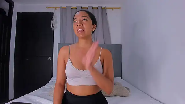 Snapshot of NAHOMI_MILLER chatting on 03.02.25 NAHOMI MILLER online show from 03.02.25