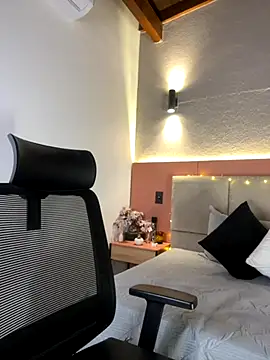 AniiRose online show from 10.03.25