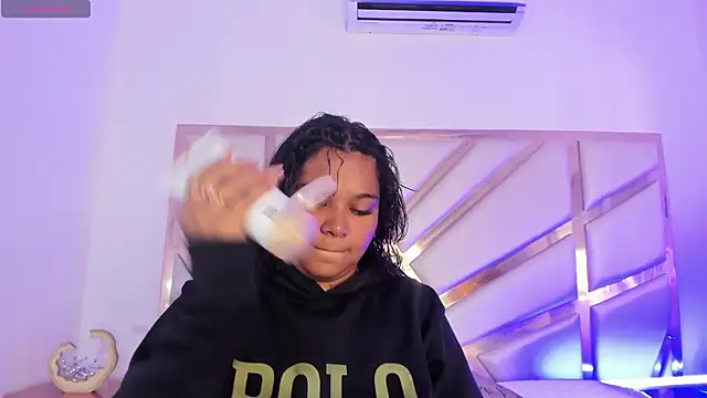 Snapshot of Carolina_Evanss chatting on 09.16.25 Carolina Evanss online show from 09.16.25