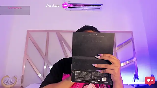 Snapshot of Carolina_Evanss chatting on 09.28.25 Carolina Evanss online show from 09.28.25