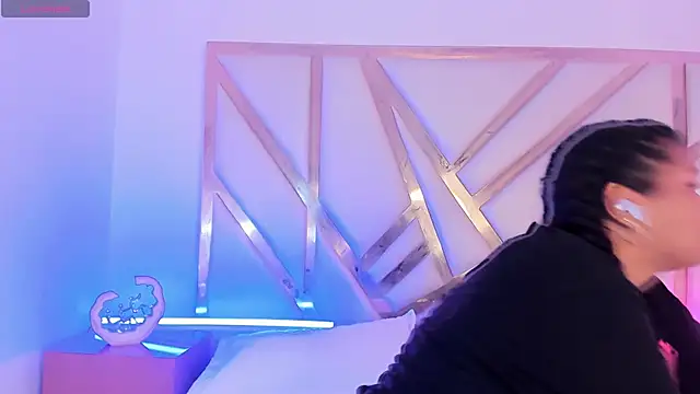 Snapshot of Carolina_Evanss chatting on 10.09.25 Carolina Evanss online show from 10.09.25