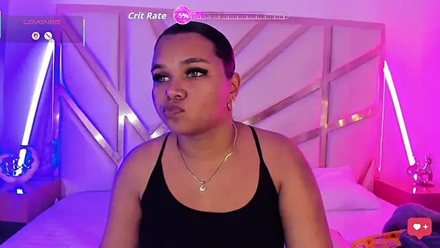 Snapshot of Carolina_Evanss chatting on 10.12.25 Carolina Evanss online show from 10.12.25