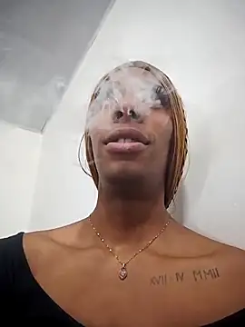 lucianadolll online show from 04.16.26